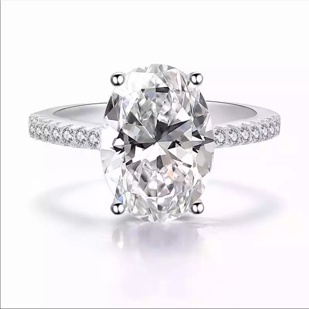 New Luxury 925 Silver Diamond Engagement Ring - Picture 4 of 4